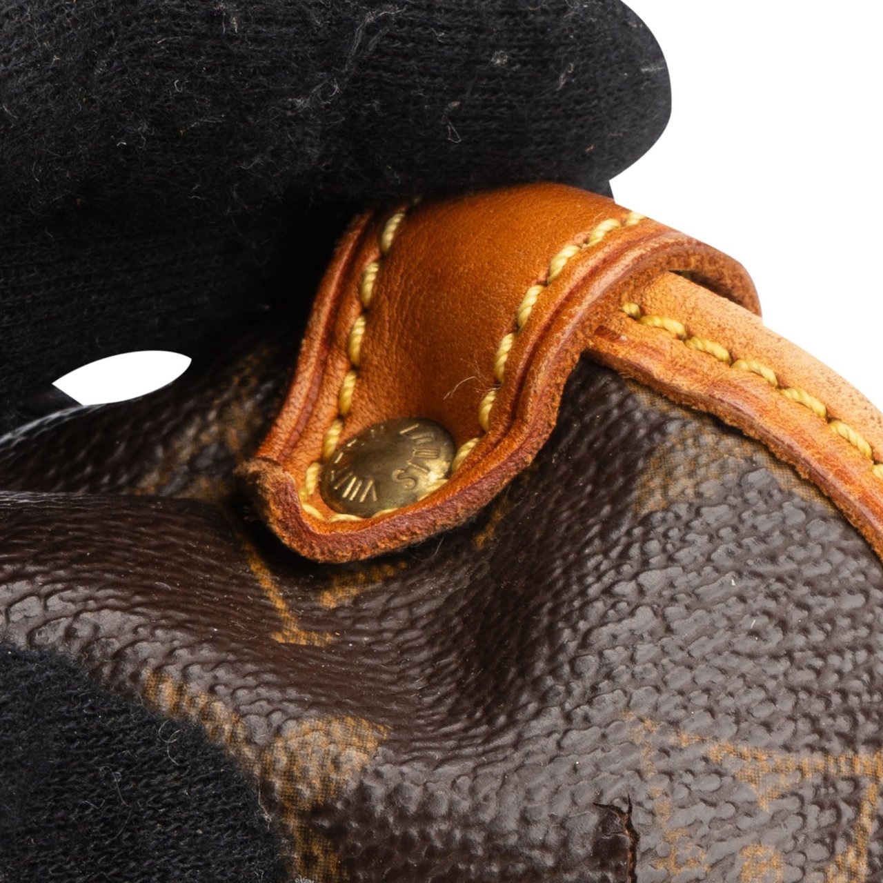 Louis Vuitton Louis Vuitton Monogram Canvas Saumur 30 Crossbody Bag Bruin