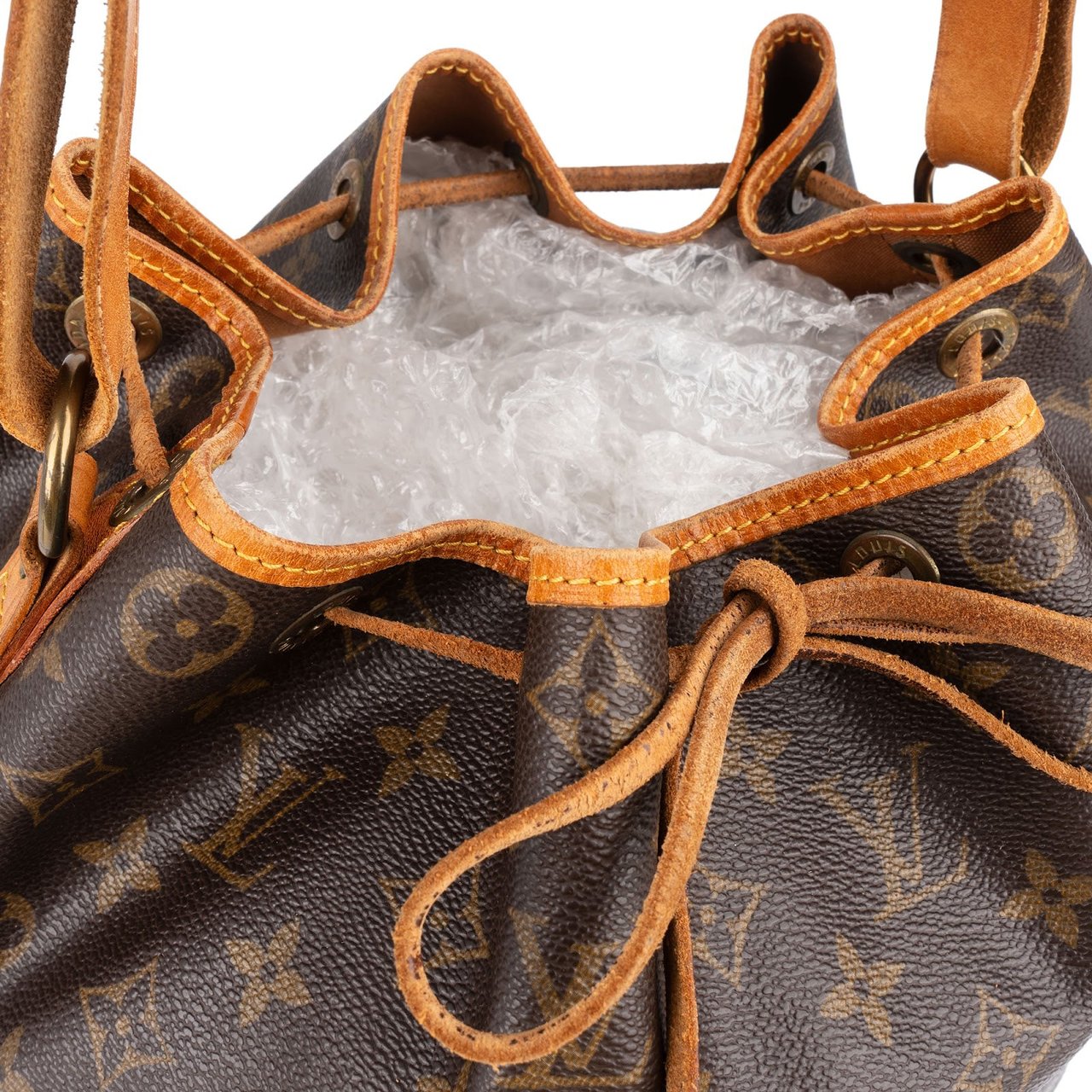 Louis Vuitton Monogram Canvas Sac Noé Grande Shoulder Bag Bruin