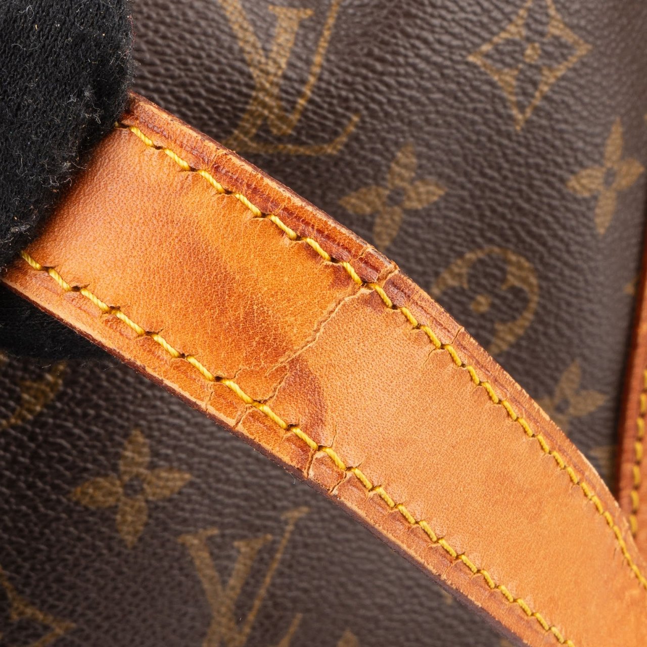 Louis Vuitton Louis Vuitton Monogram Canvas Keepall 60 Bandoulière Travel Bag Bruin