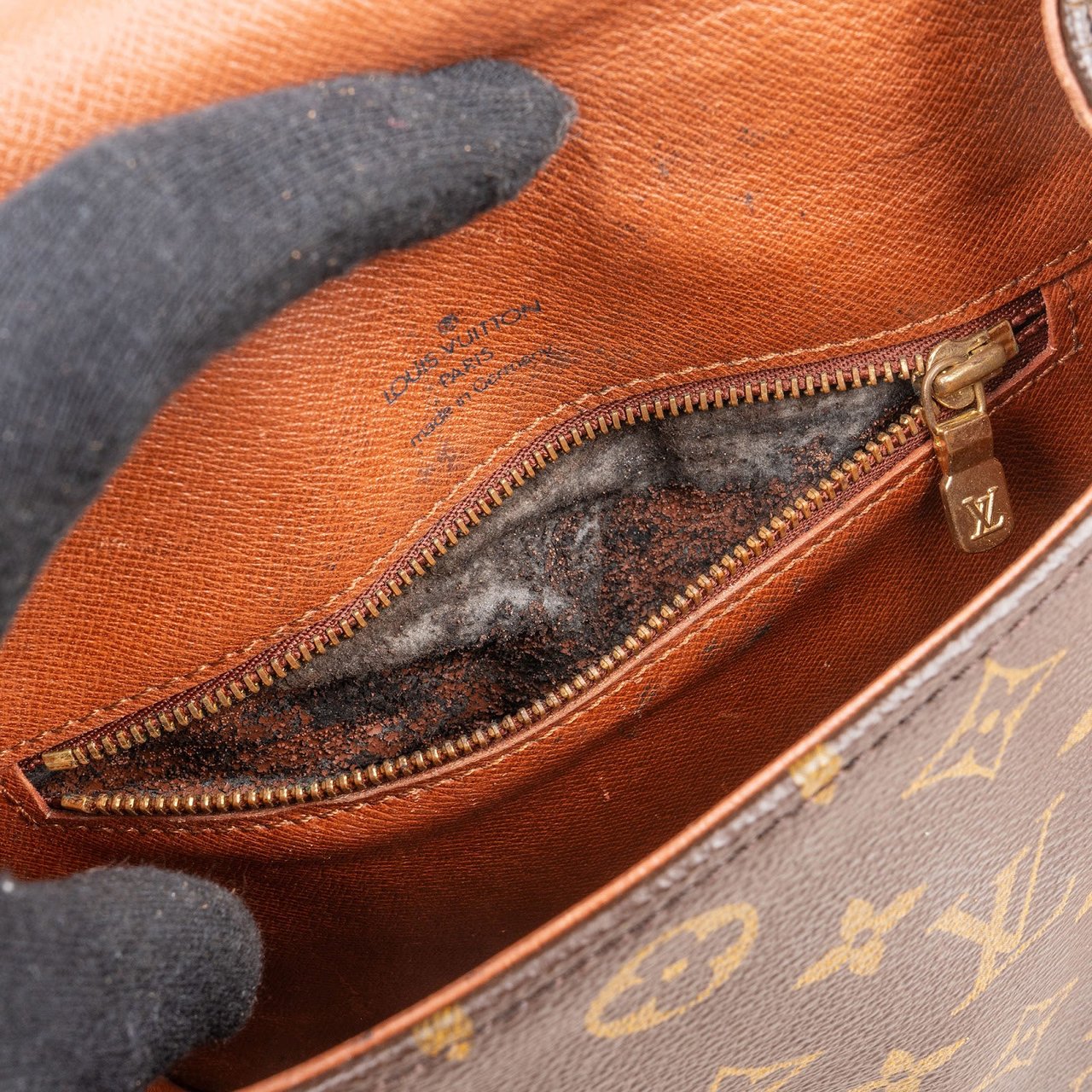 Louis Vuitton Louis Vuitton Monogram Canvas Saint Cloud MM Crossbody Bag Bruin