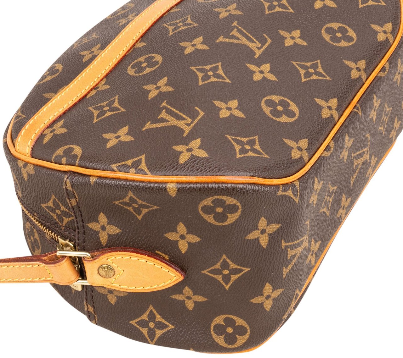 Louis Vuitton Louis Vuitton Monogram Canvas Blois Crossbody Bag Bruin