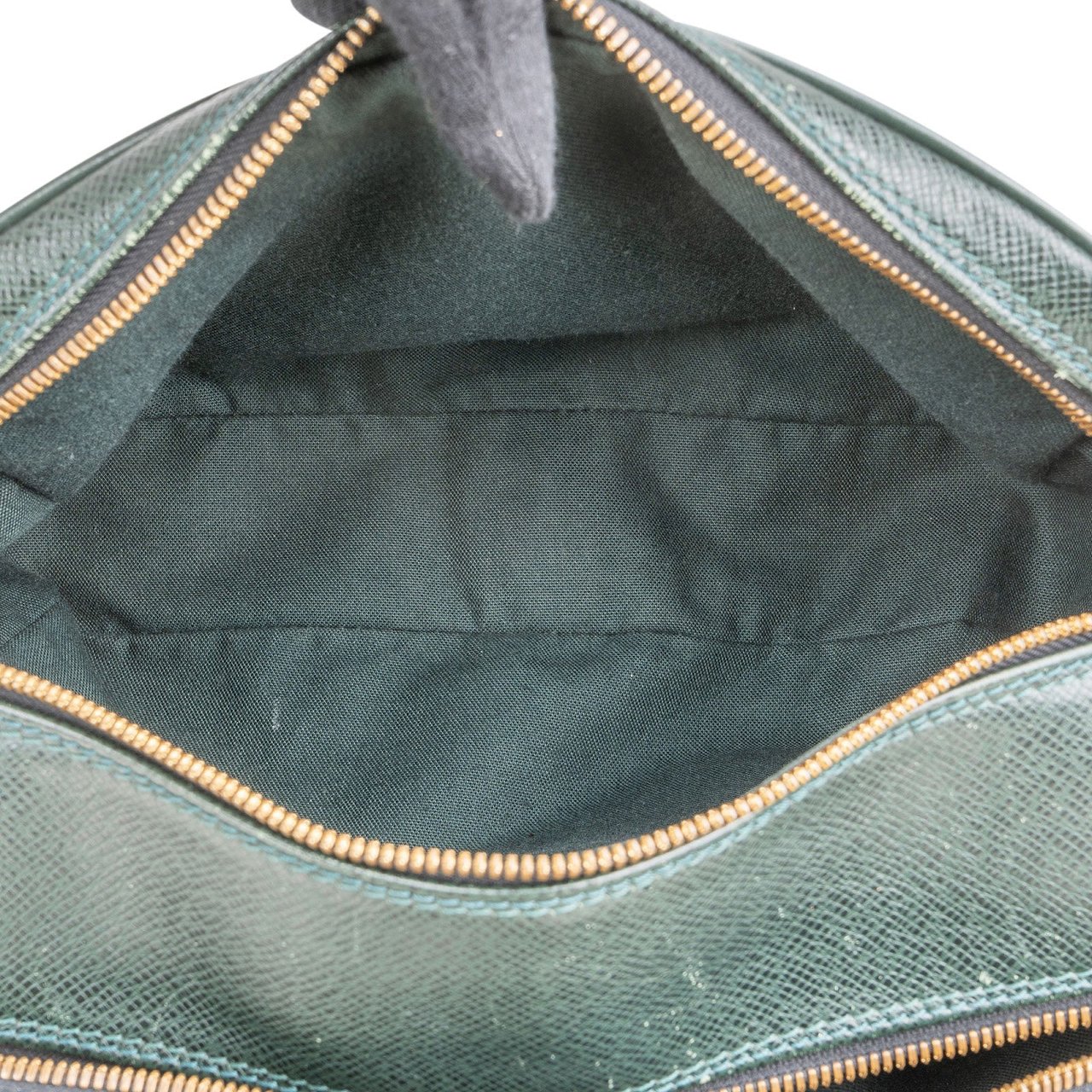 Louis Vuitton Louis Vuitton Green Taiga Leather Reporter PM Crossbody Bag Groen