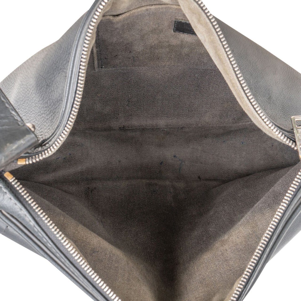 Louis Vuitton Louis Vuitton Utah Leather Wichita Crossbody Bag Zwart