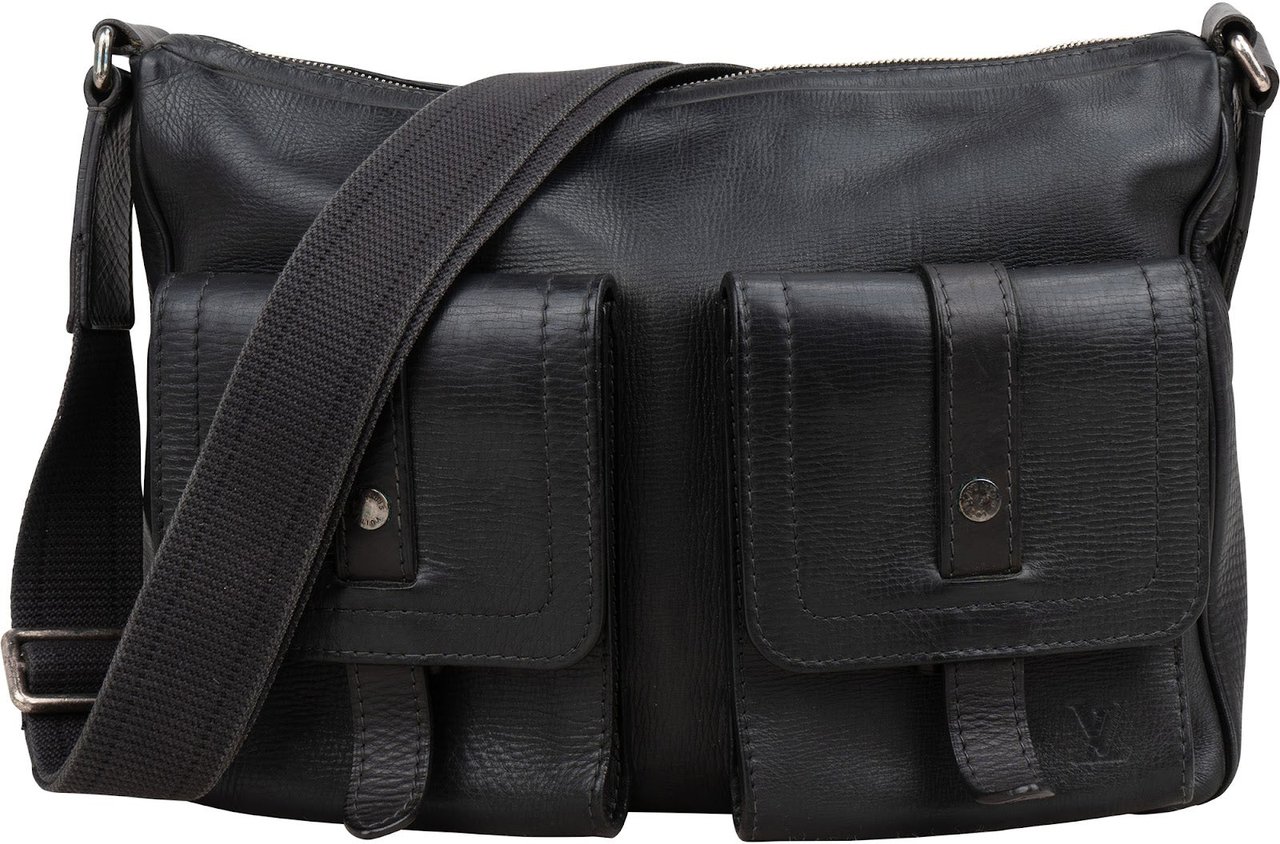 Louis Vuitton Louis Vuitton Utah Leather Wichita Crossbody Bag Zwart