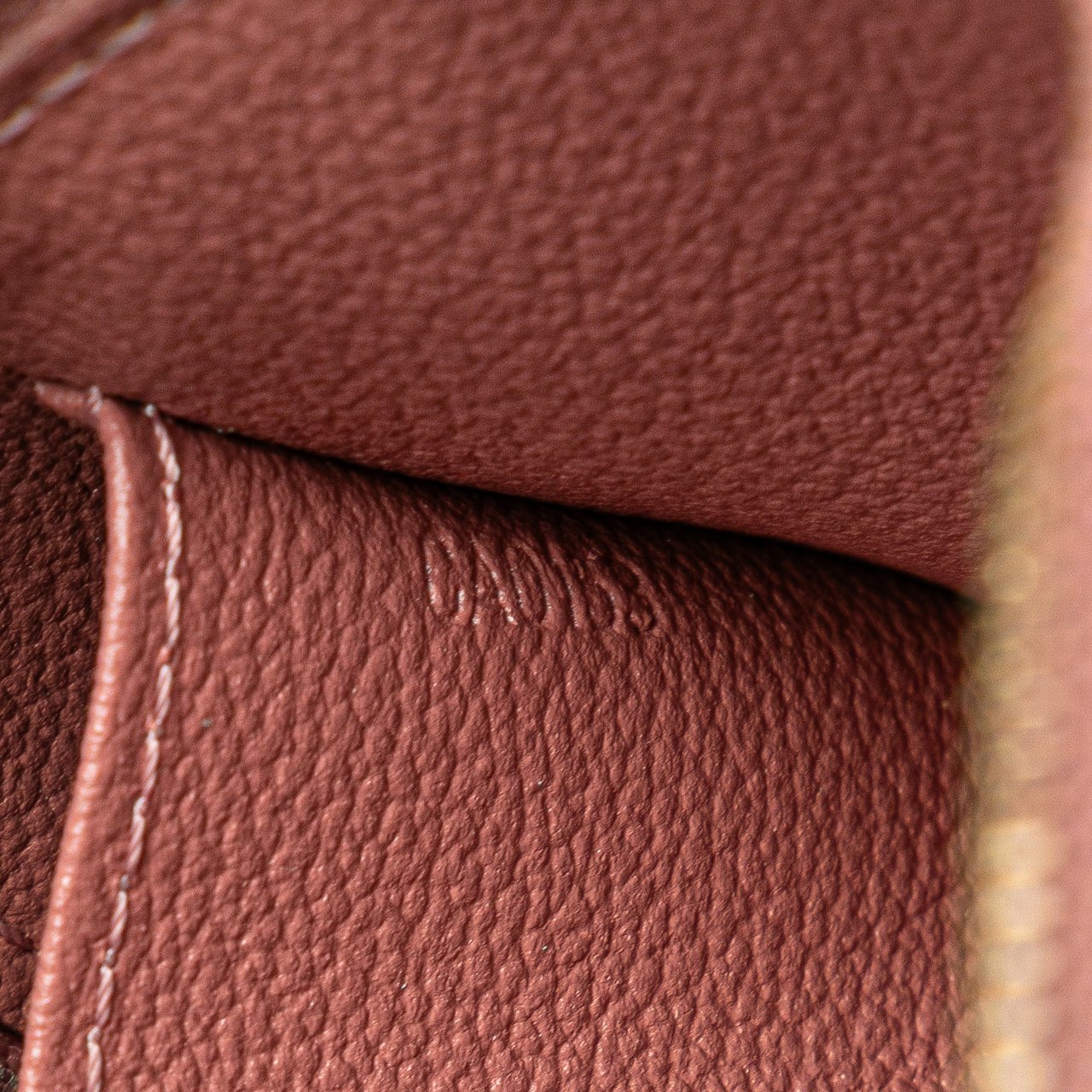 Louis Vuitton Monogram Vernis Ikat Cosmetic Pouch Roze