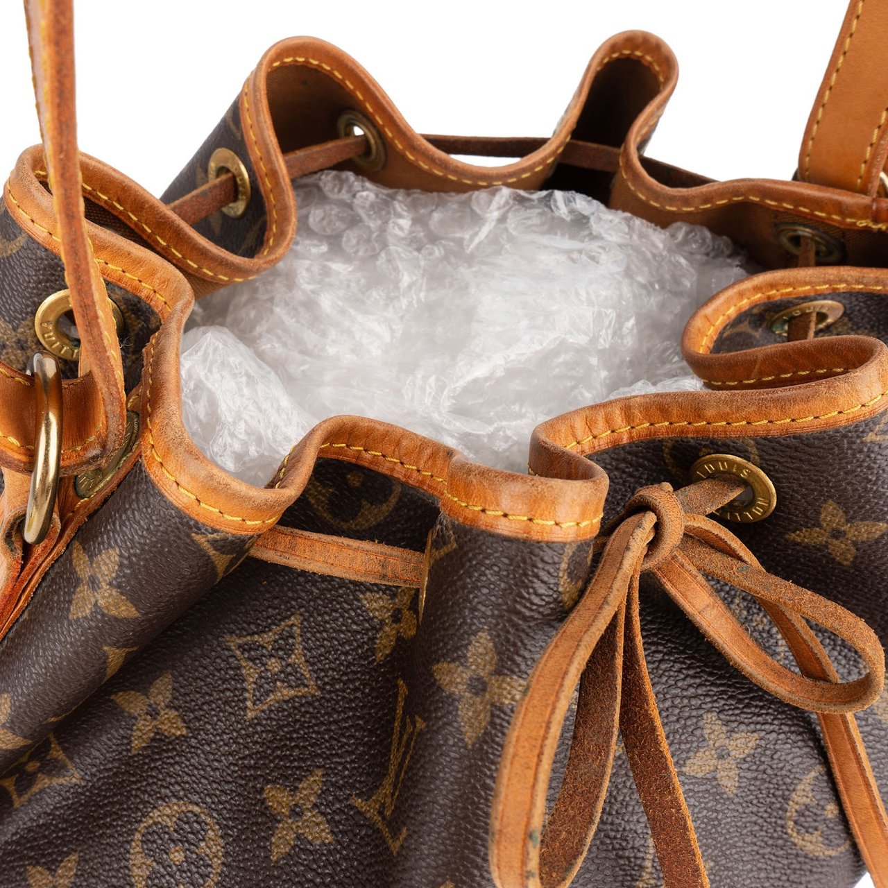 Louis Vuitton Louis Vuitton Monogram Canvas Sac Noé Grande Shoulder Bag Bruin