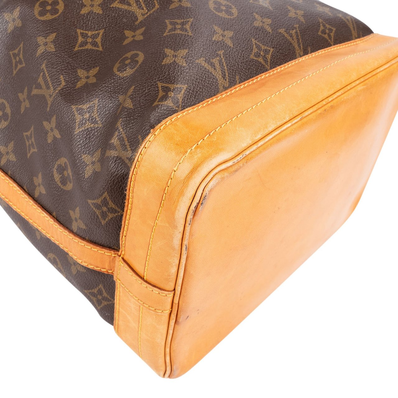 Louis Vuitton Louis Vuitton Monogram Canvas Sac Noé Grande Shoulder Bag Bruin