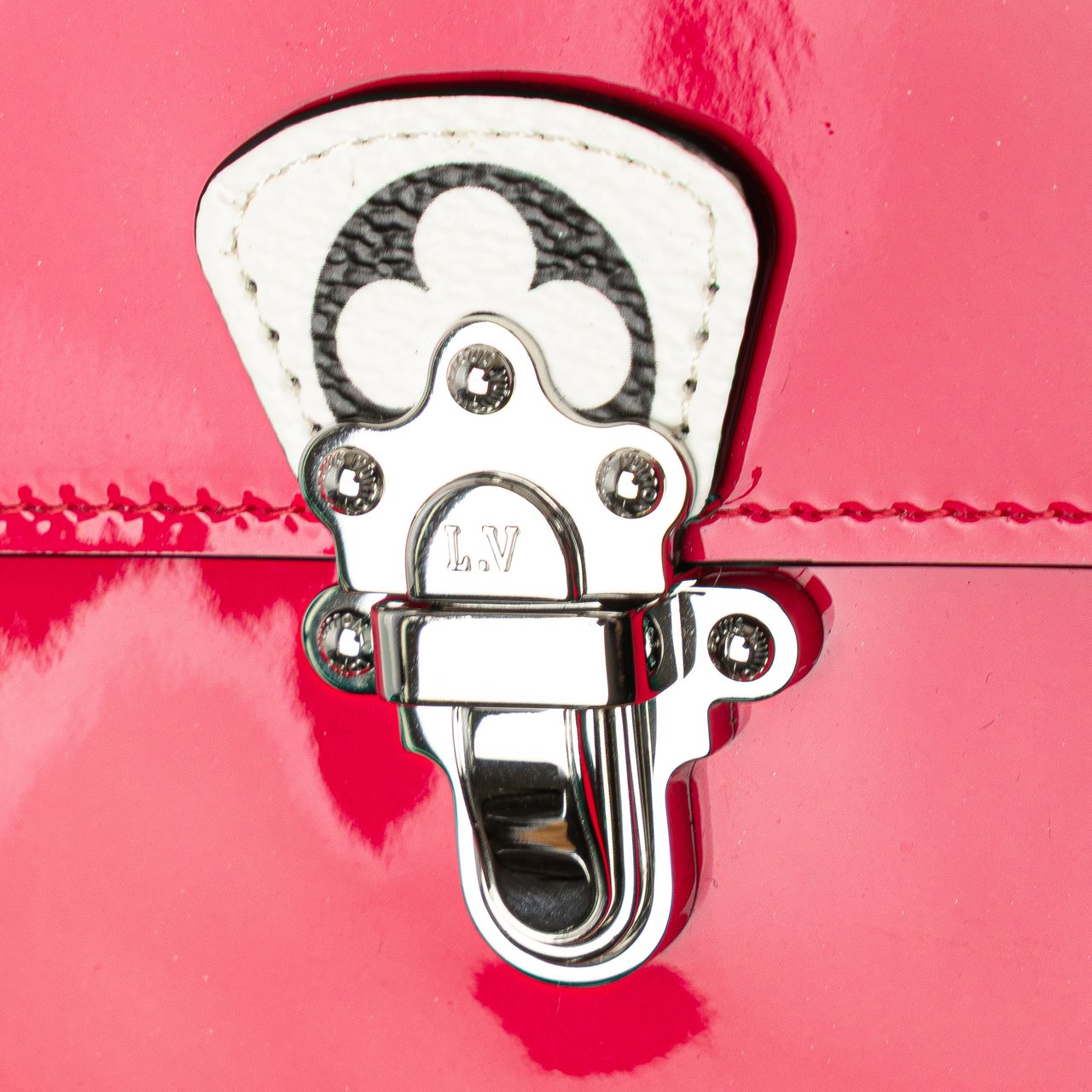 Louis Vuitton Portefeuille Cherrywood Wallet On Chain Roze