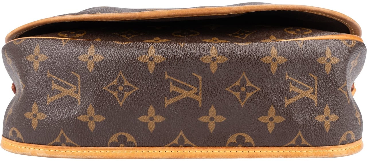 Louis Vuitton Louis Vuitton Monogram Canvas Menilmontant PM Crossbody Bag Bruin