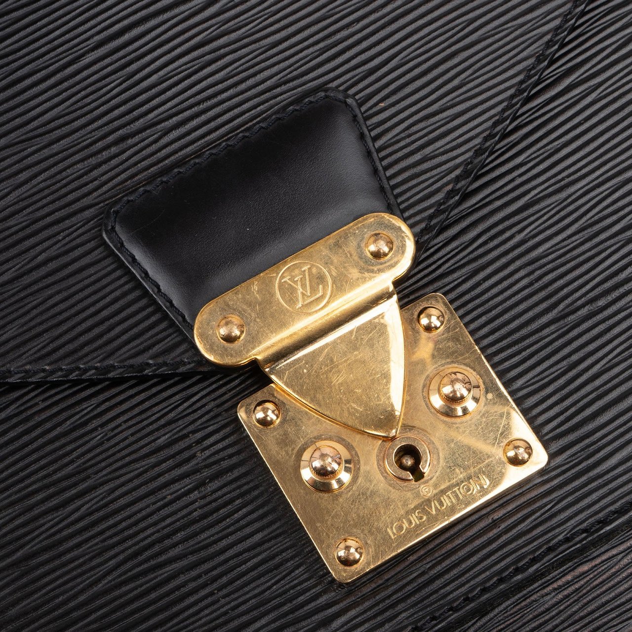 Louis Vuitton Louis Vuitton Noir Epi Leather Monceau Handbag Zwart