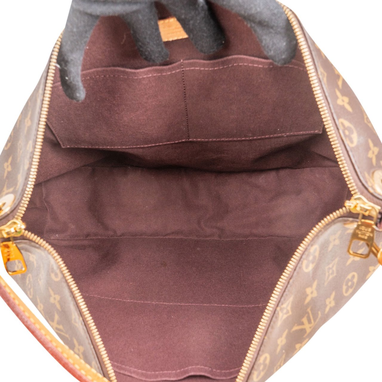 Louis Vuitton Louis Vuitton Monogram Canvas Berri MM Shoulder Bag Bruin