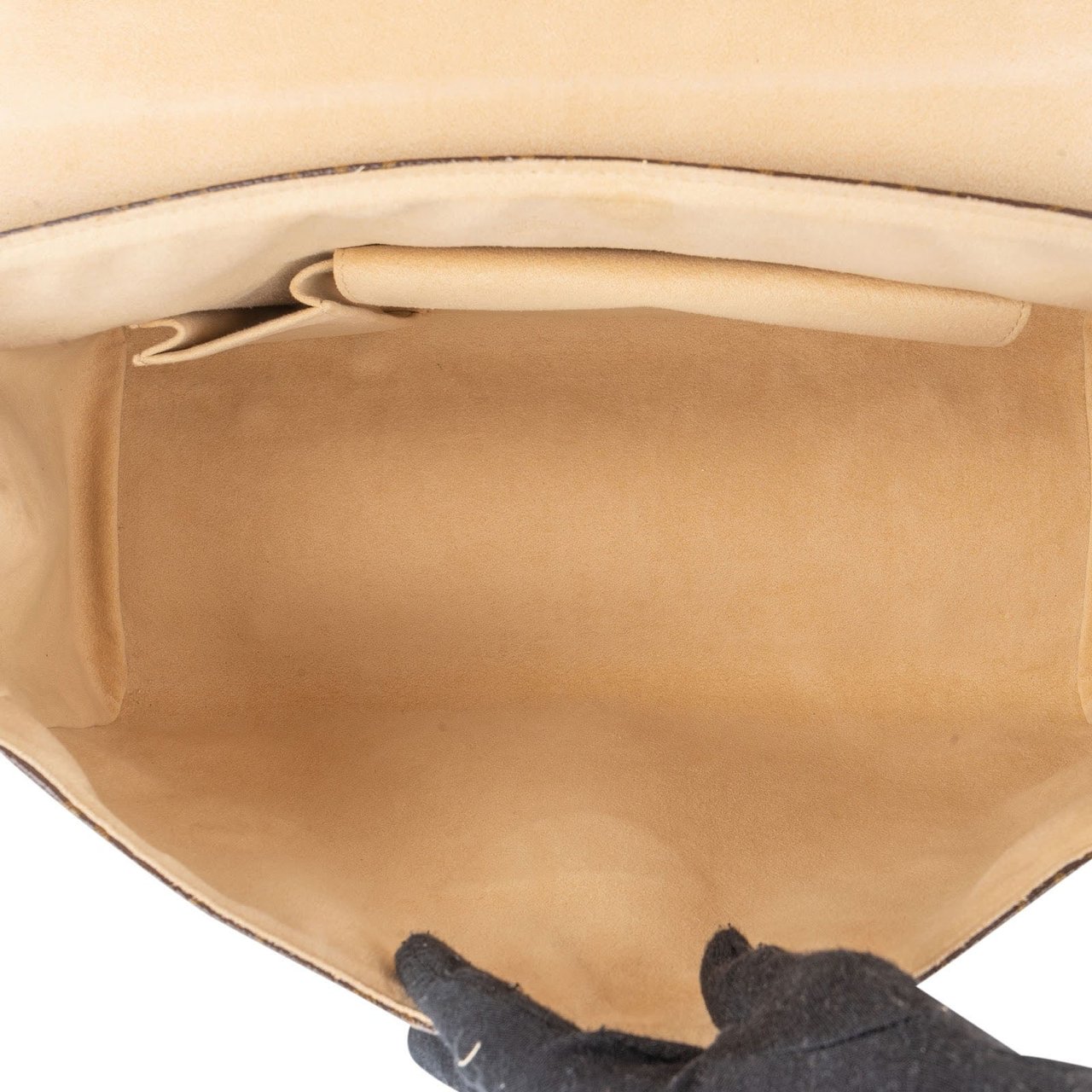 Louis Vuitton Louis Vuitton Monogram Canvas Beverly GM Handbag Bruin