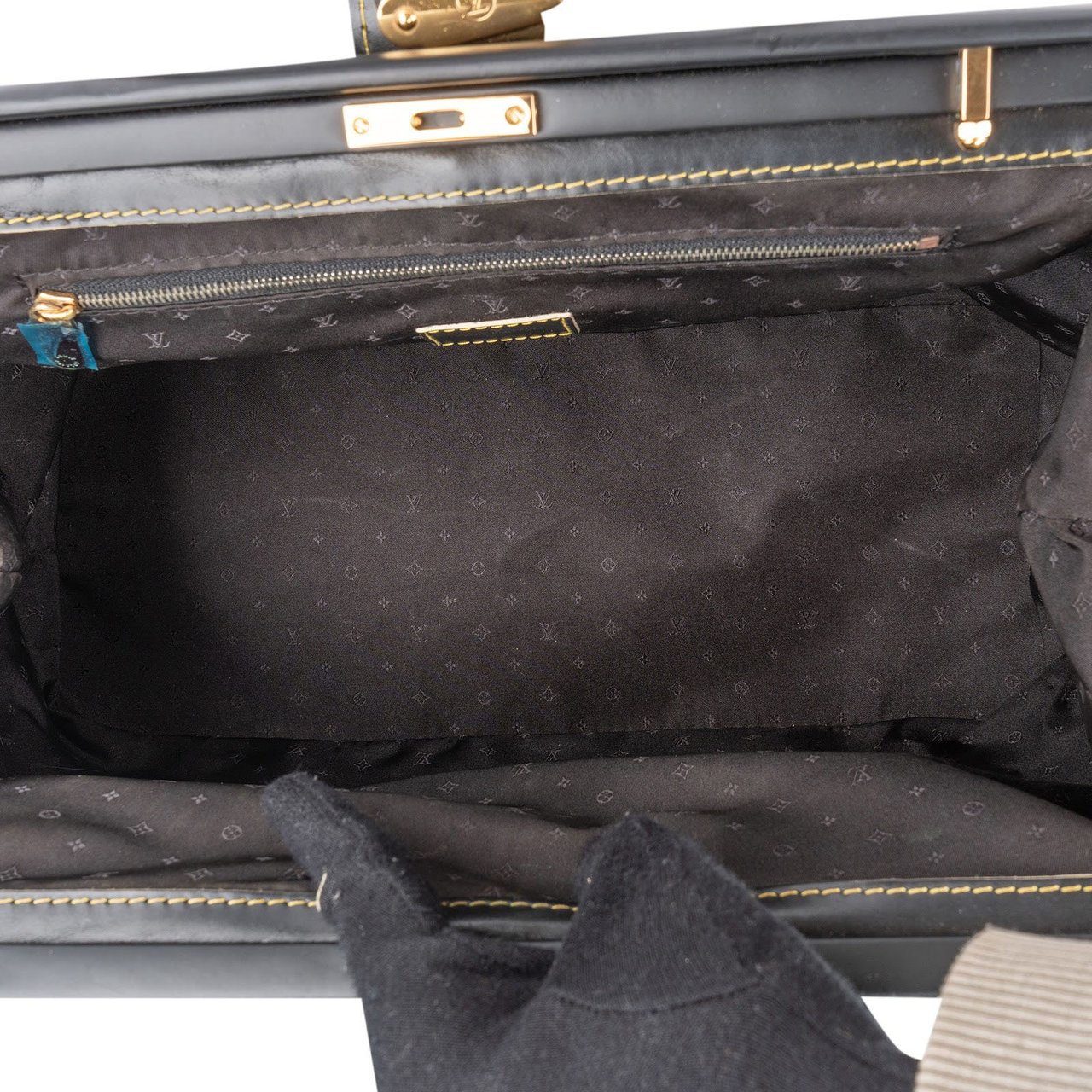 Louis Vuitton Louis Vuitton Black Leather Suhali L'ingenieux Handbag Zwart