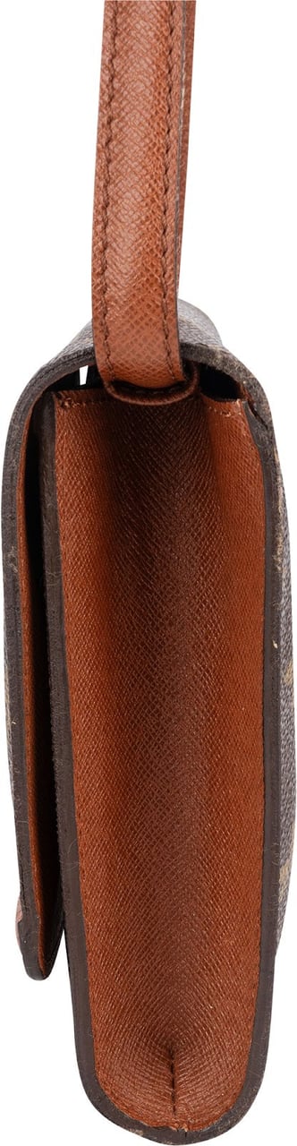 Louis Vuitton Louis Vuitton Monogram Canvas Pochette Bordeaux Crossbody Bag Bruin