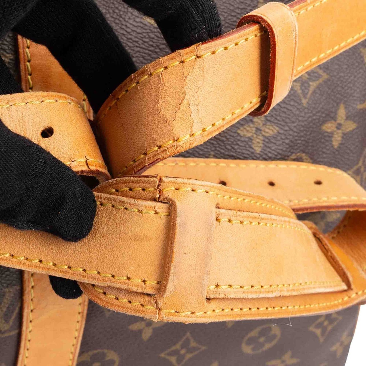 Louis Vuitton Louis Vuitton Monogram Canvas Keepall 45 Bandoulière Travel Bag Bruin