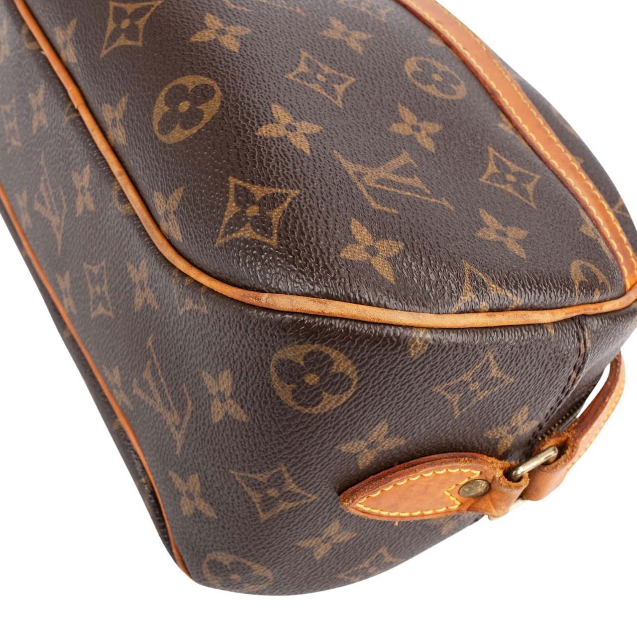 Louis Vuitton Louis Vuitton Monogram Canvas Blois Crossbody Bag Bruin