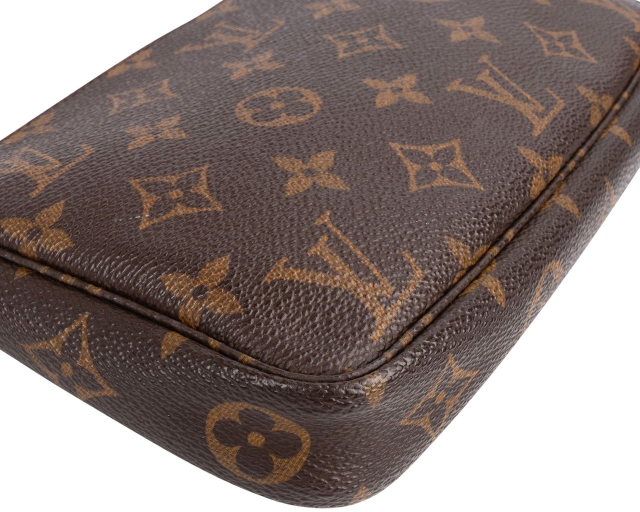 Louis Vuitton Louis Vuitton Monogram Canvas Pochette Accessoires Handbag Bruin