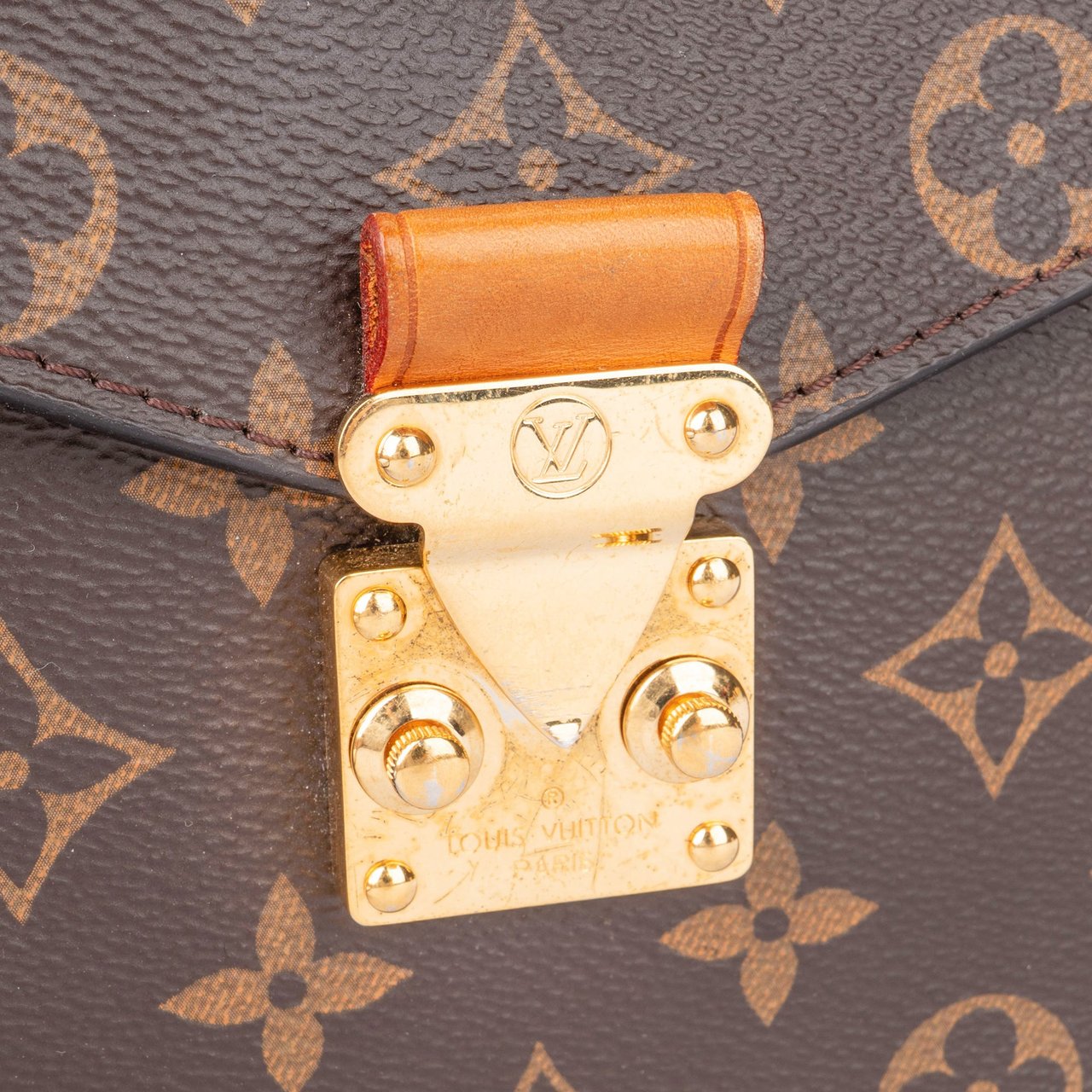 Louis Vuitton Louis Vuitton Canvas Monogram Metis Handbag Divers