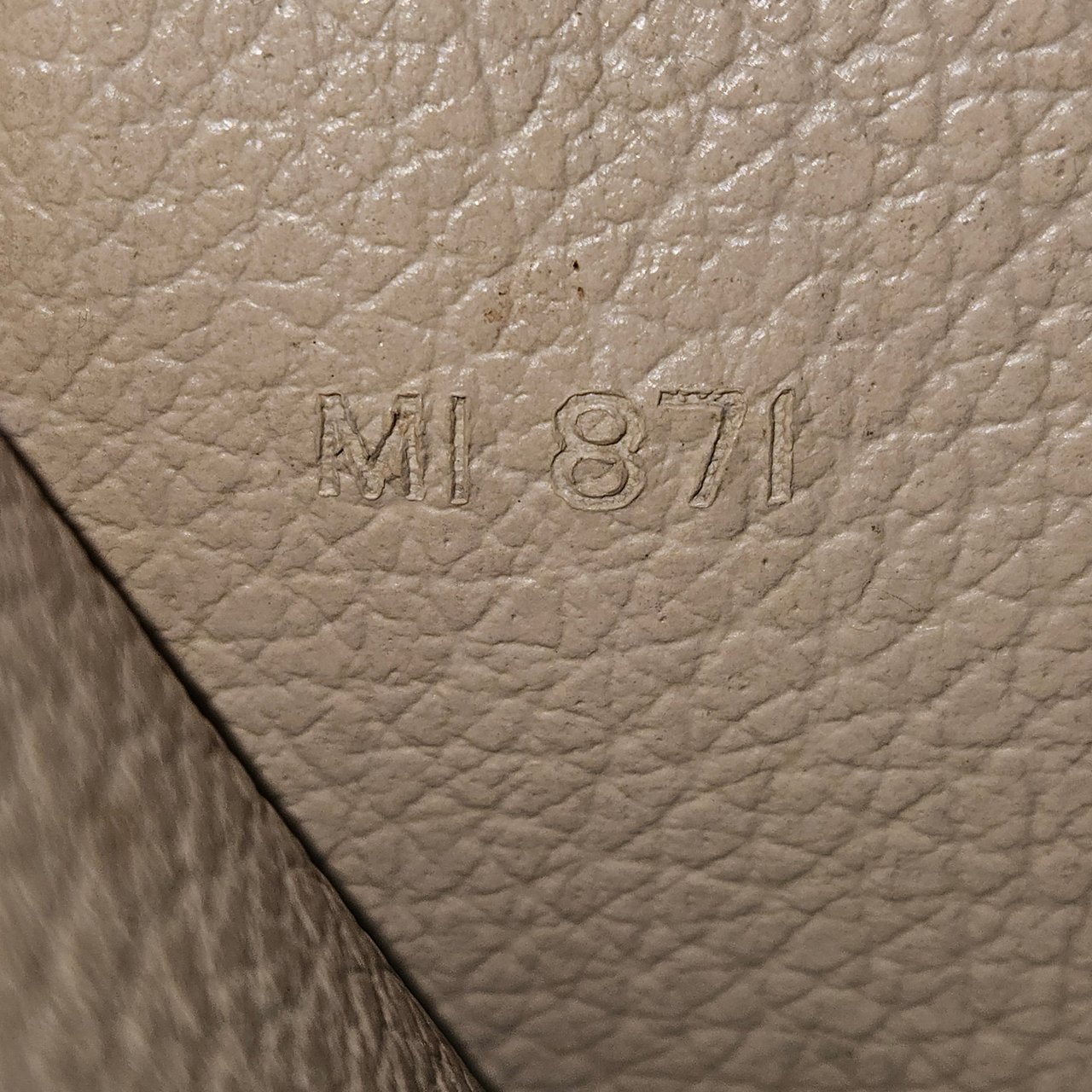 Louis Vuitton Louis Vuitton Canvas Monogram Sac Plat Handbag Divers