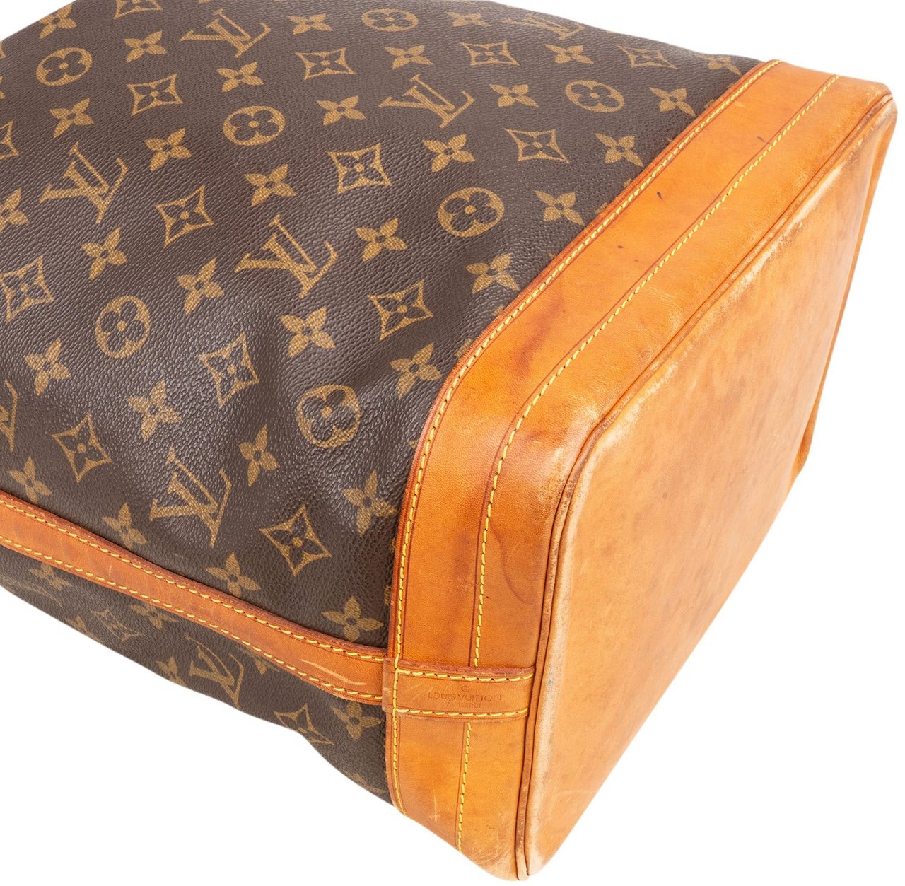 Louis Vuitton Louis Vuitton Monogram Canvas Sac Noé Grande Shoulder Bag Bruin