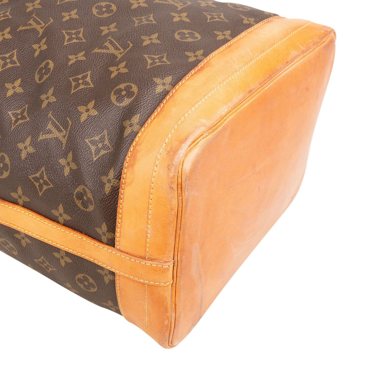 Louis Vuitton Louis Vuitton Monogram Canvas Sac Noé Grande Shoulder Bag Bruin