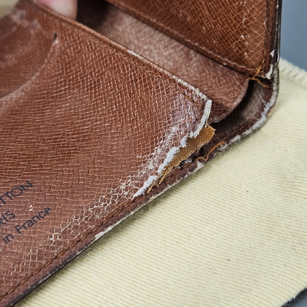 Louis Vuitton Louis Vuitton Monogram Canvas Multiple Wallet Bruin