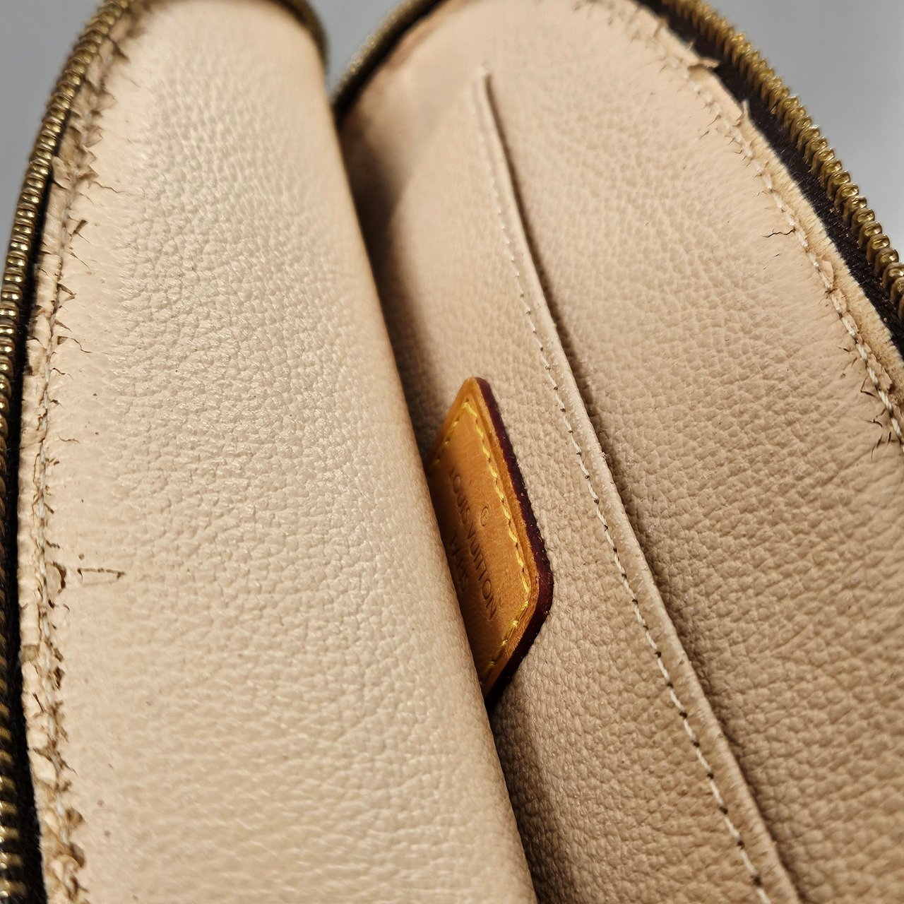 Louis Vuitton Louis Vuitton Monogram Canvas Cosmetic Pouch PM Bruin