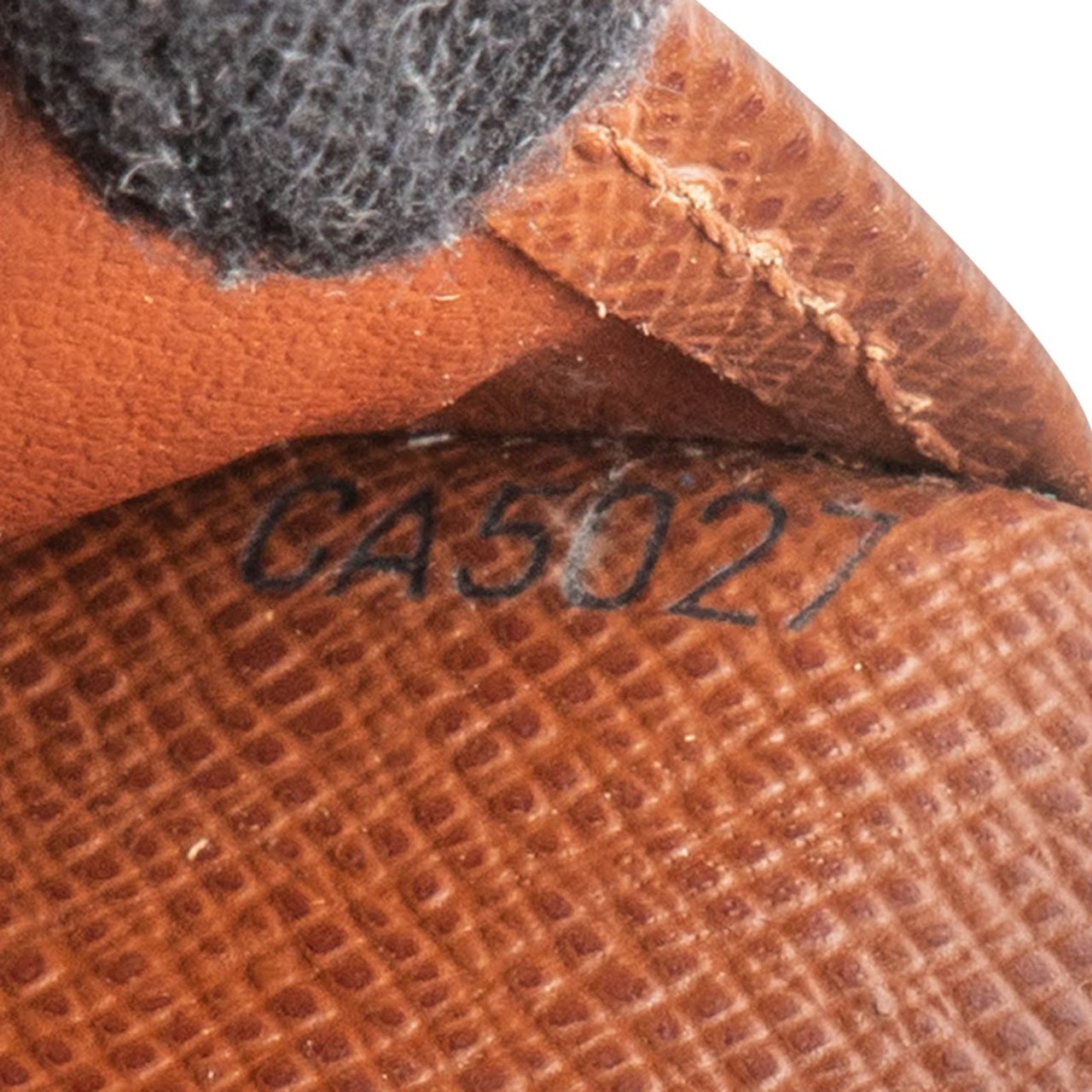 Louis Vuitton Louis Vuitton Monogram Canvas Billets Wallet Bruin