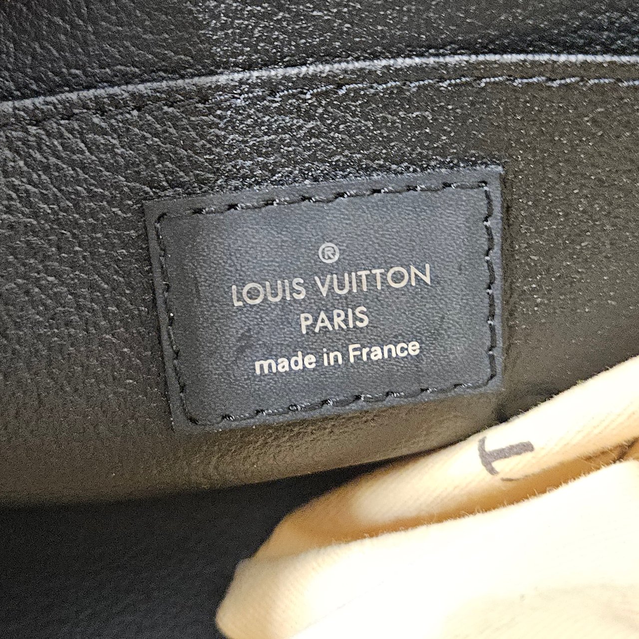 Louis Vuitton Louis Vuitton Noir Epi Leather Pochette Cosmétique PM Pouch Zwart