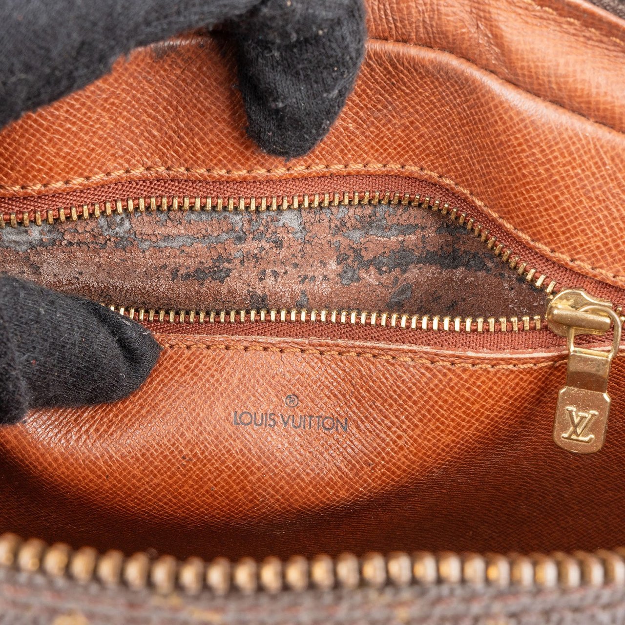 Louis Vuitton Monogram Canvas Jeune Fille GM Crossbody Bag Bruin