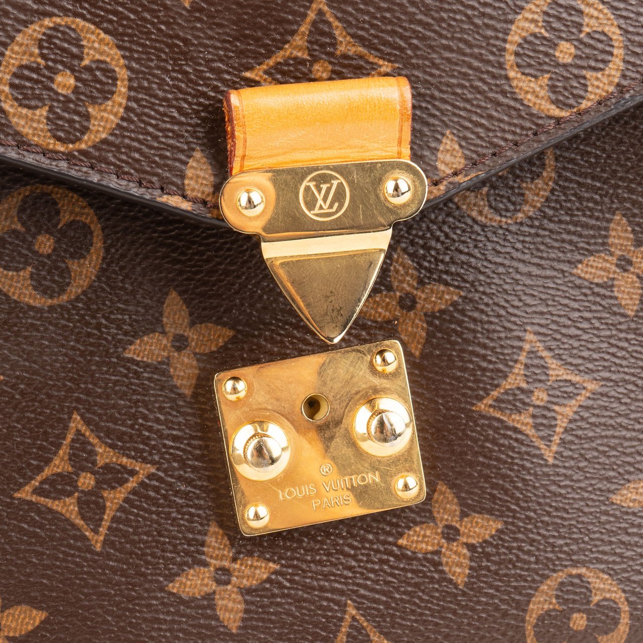 Louis Vuitton Louis Vuitton Canvas Monogram Metis Handbag Divers
