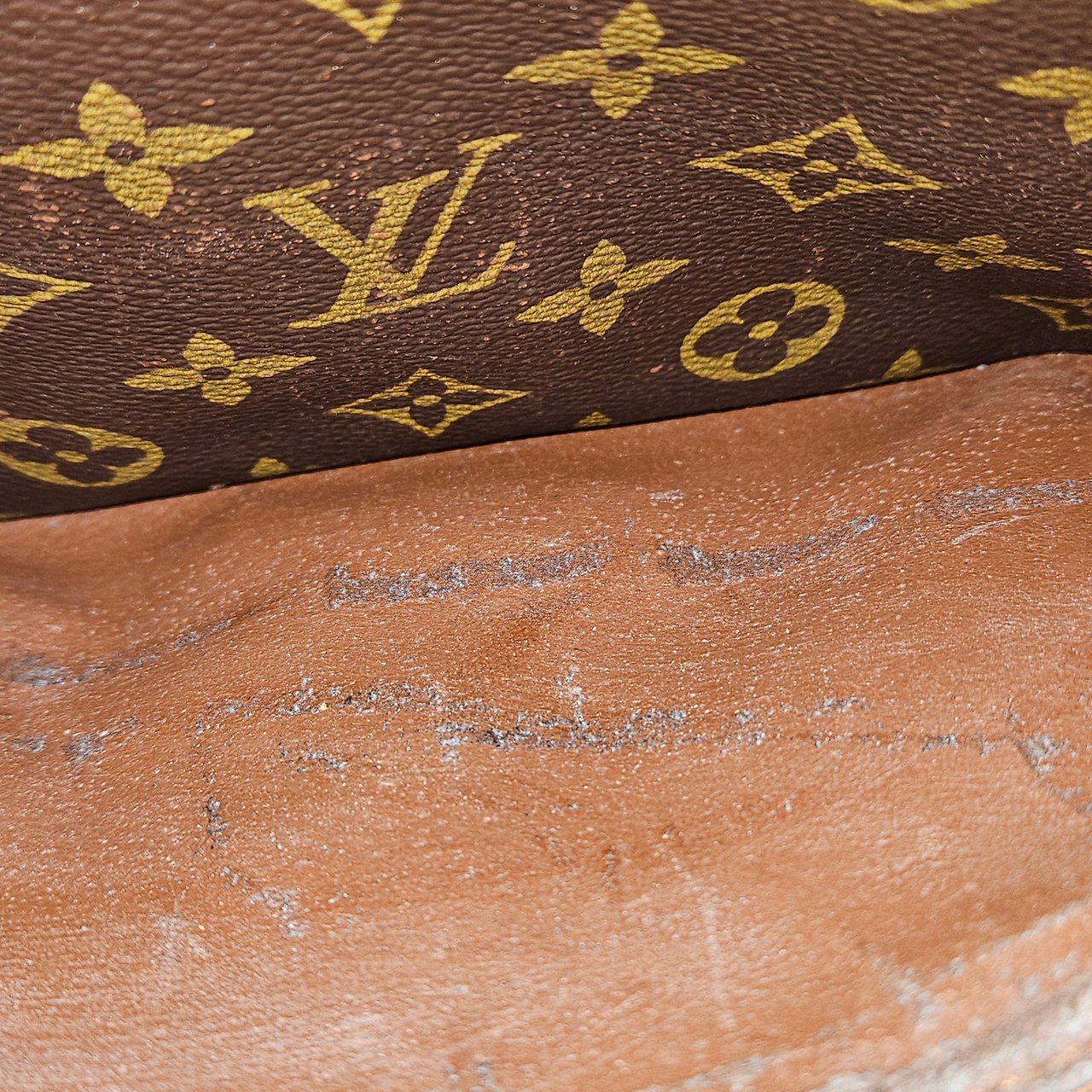 Louis Vuitton Louis Vuitton Canvas Monogram Compiegne 28 Clutch Bruin