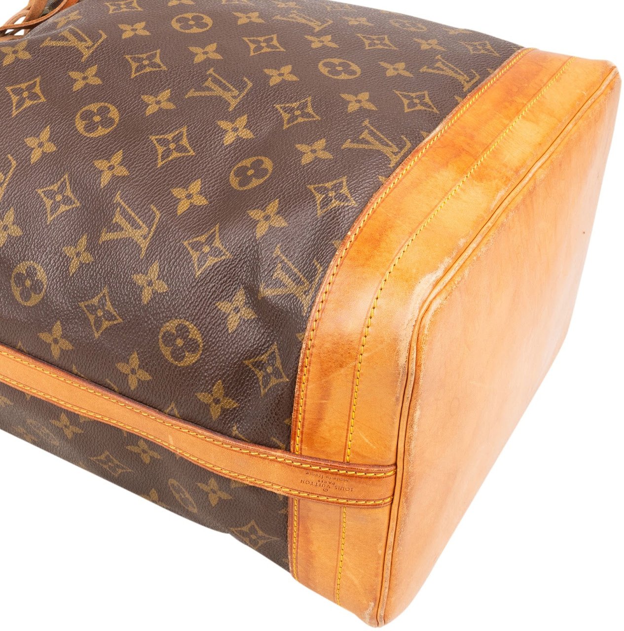 Louis Vuitton Monogram Canvas Sac Noé Grande Shoulder Bag Bruin