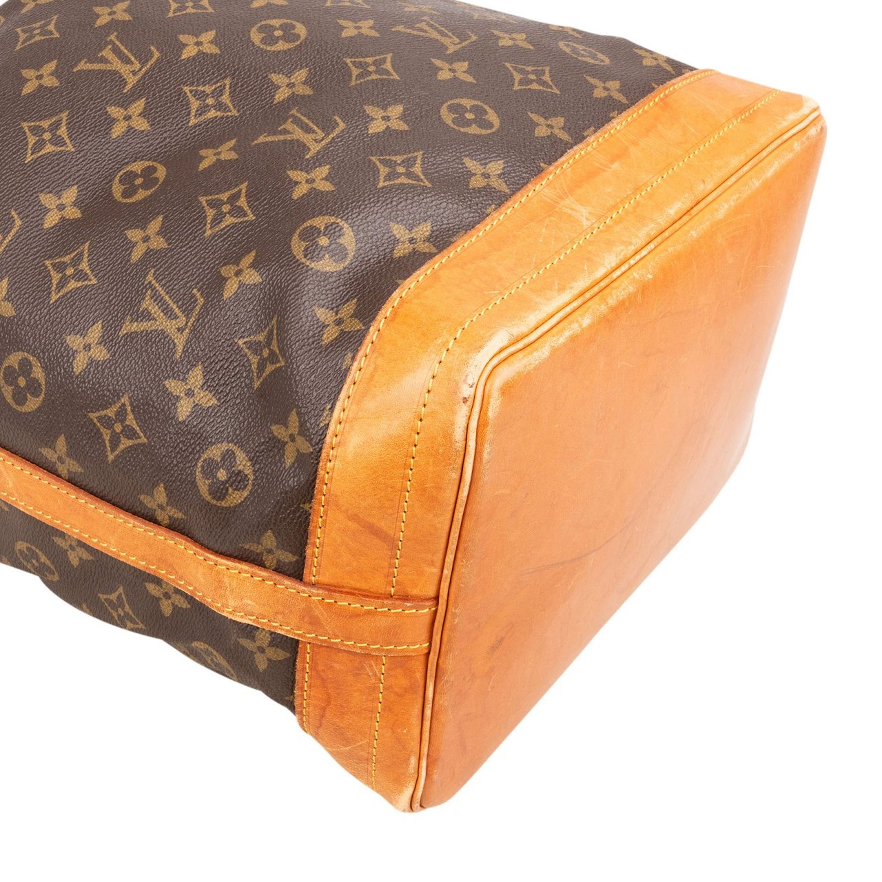 Louis Vuitton Louis Vuitton Monogram Canvas Sac Noé Grande Shoulder Bag Bruin