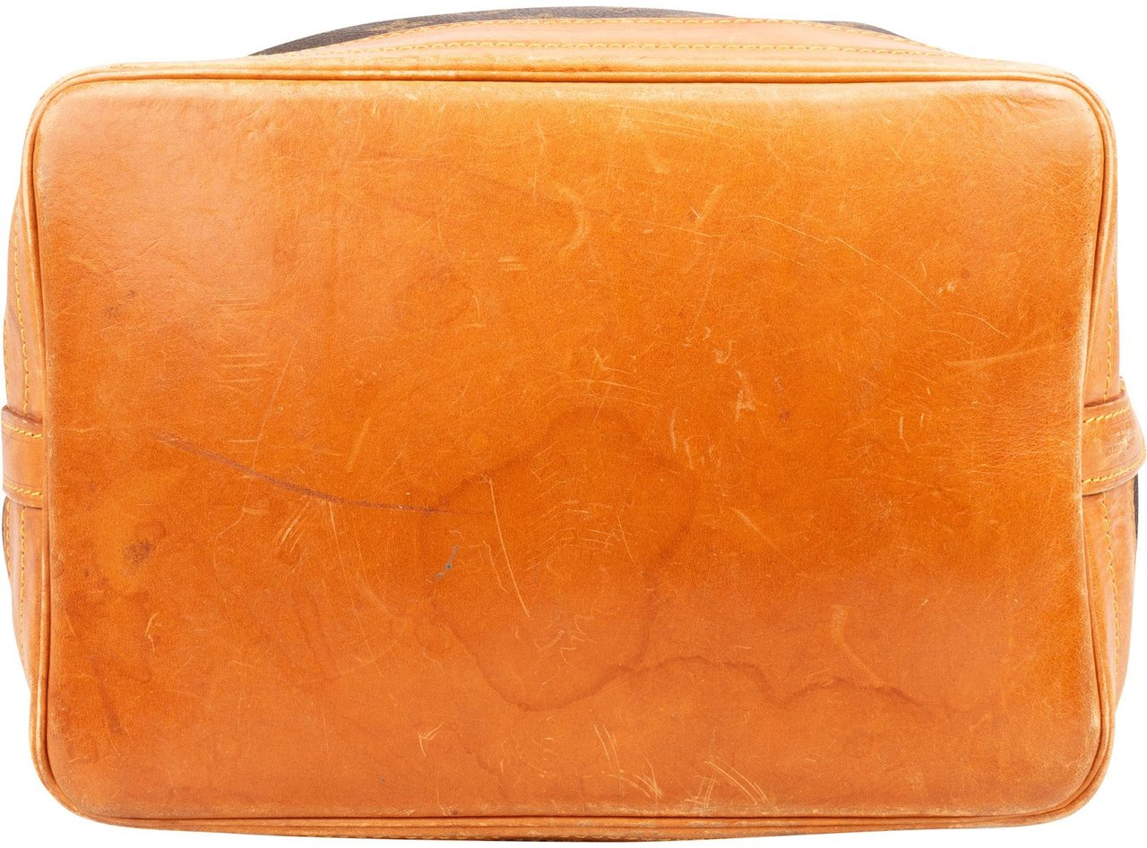Louis Vuitton Louis Vuitton Monogram Canvas Sac Noé Grande Shoulder Bag Bruin