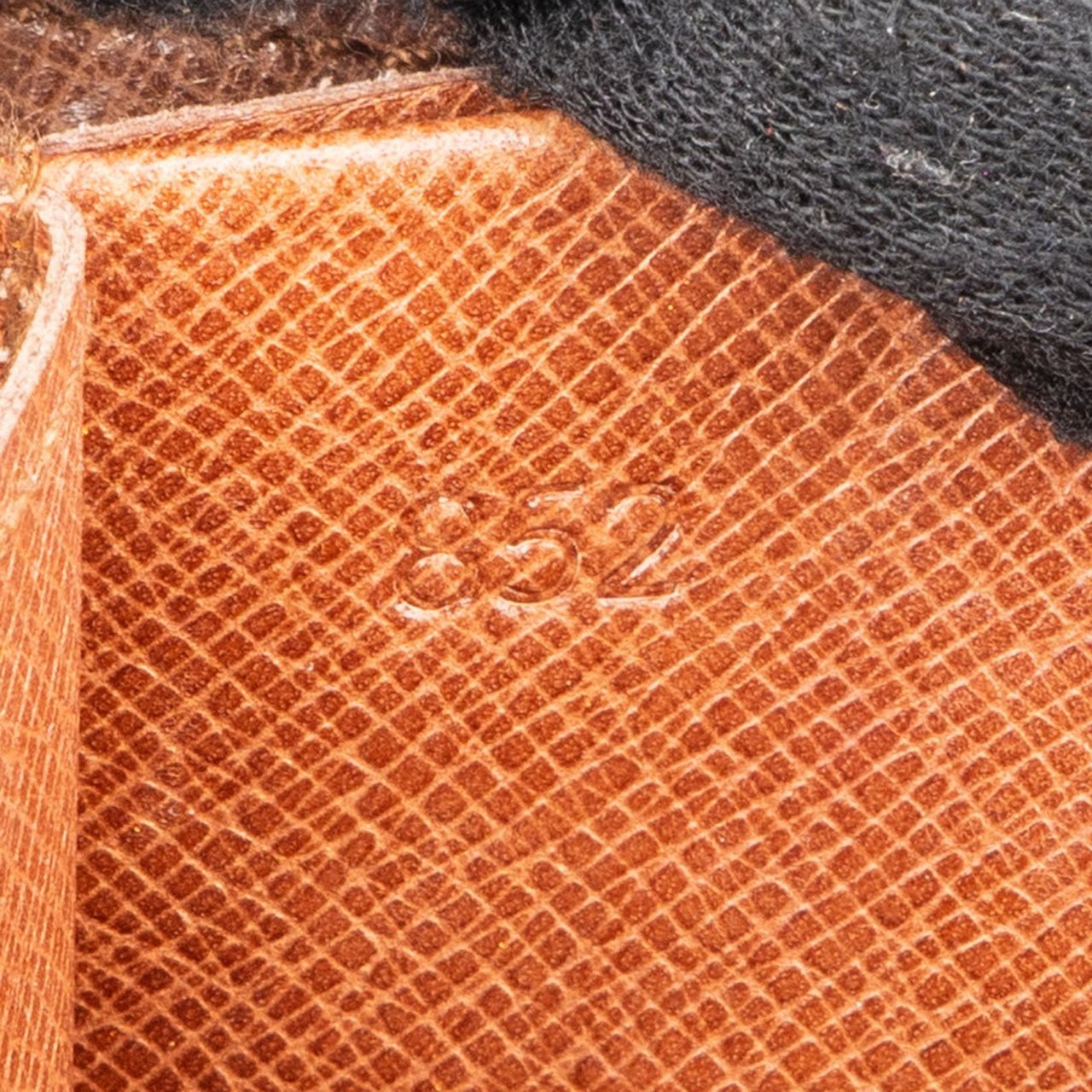Louis Vuitton Louis Vuitton Monogram Canvas Elise Wallet Bruin