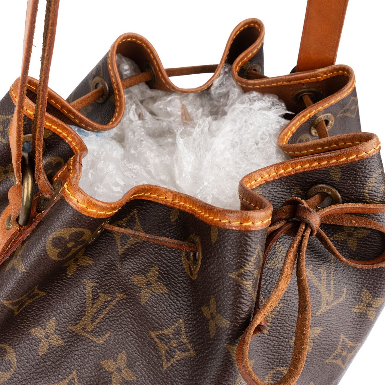 Louis Vuitton Louis Vuitton Monogram Canvas Sac Noé Grande Shoulder Bag Bruin