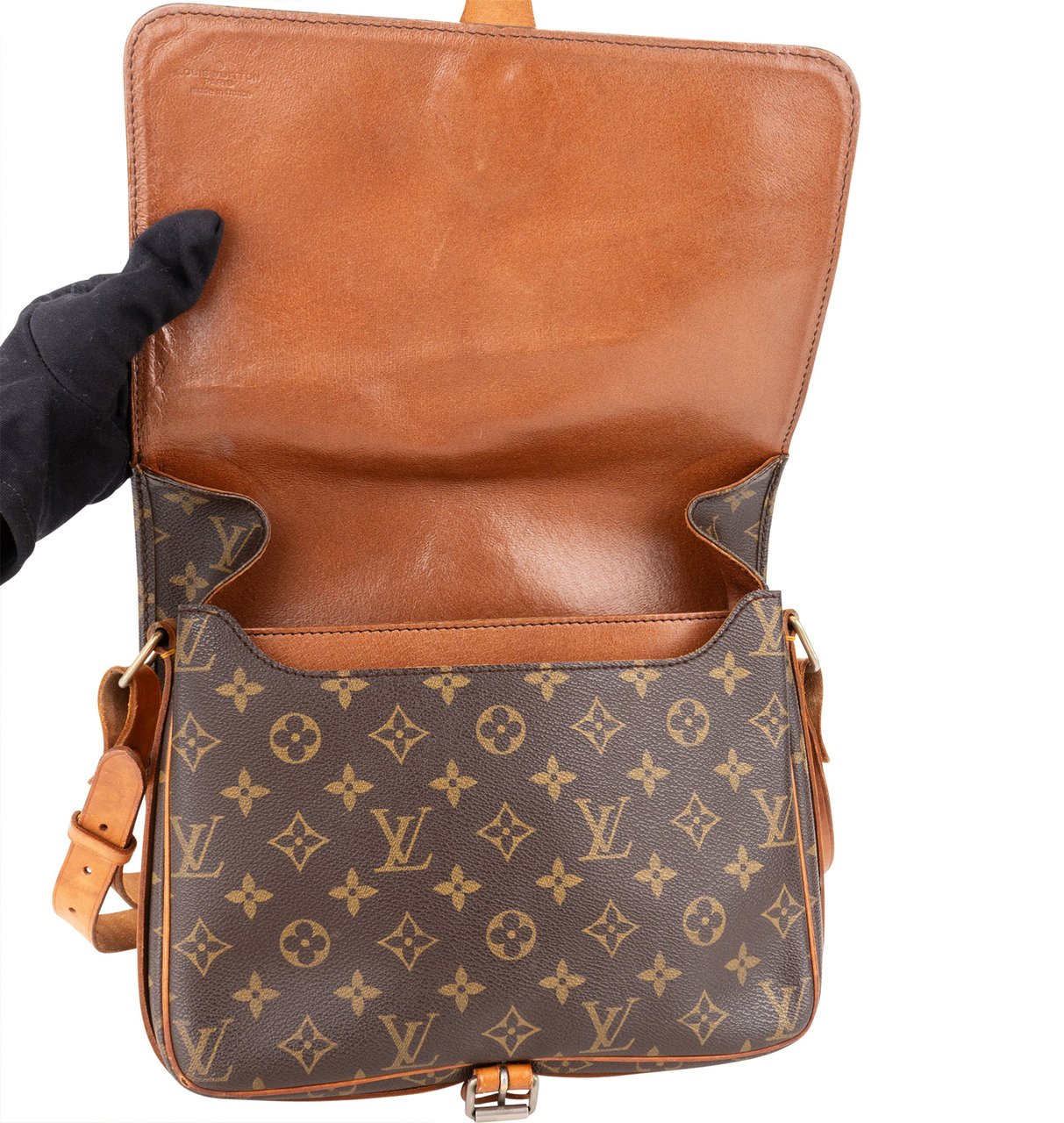 Louis Vuitton Louis Vuitton Canvas Monogram Cartouchiere GM Crossbody Bag Bruin