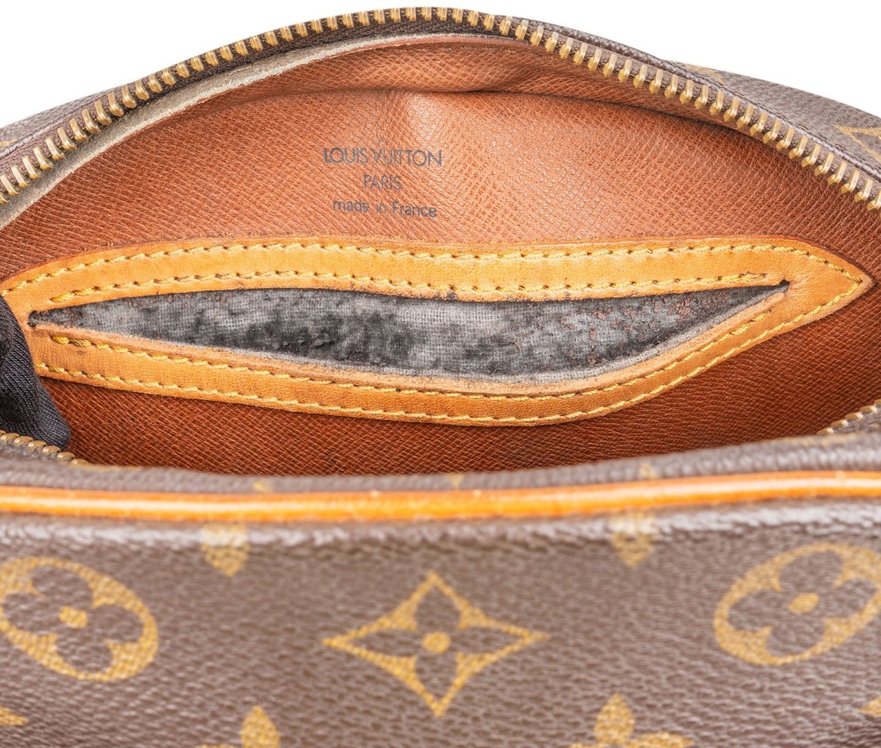 Louis Vuitton Monogram Canvas Blois Crossbody Bag Bruin