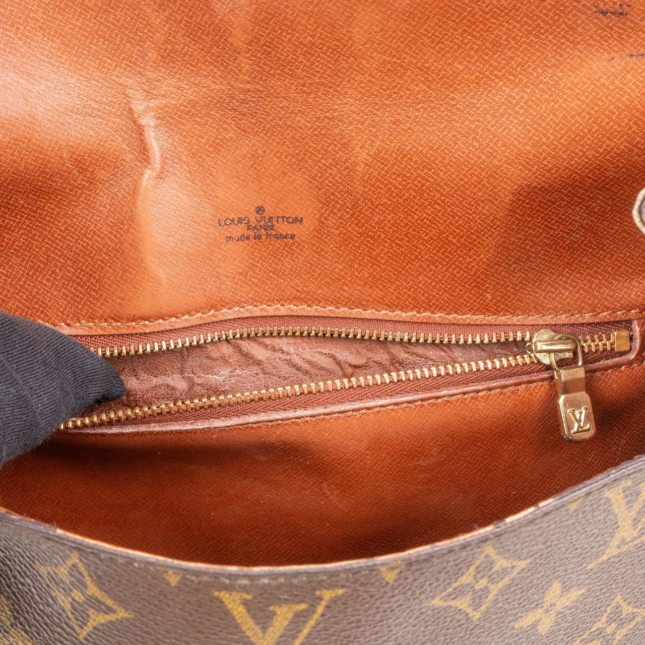 Louis Vuitton Louis Vuitton Monogram Canvas Saint Cloud GM Crossbody Bag Bruin