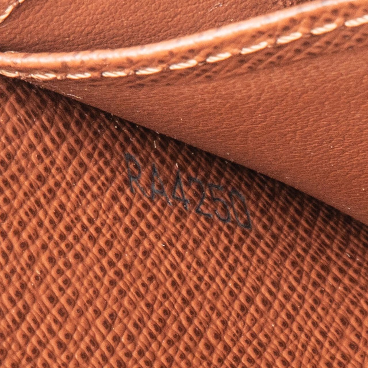 Louis Vuitton Monogram Canvas Zippy Coin Wallet Bruin