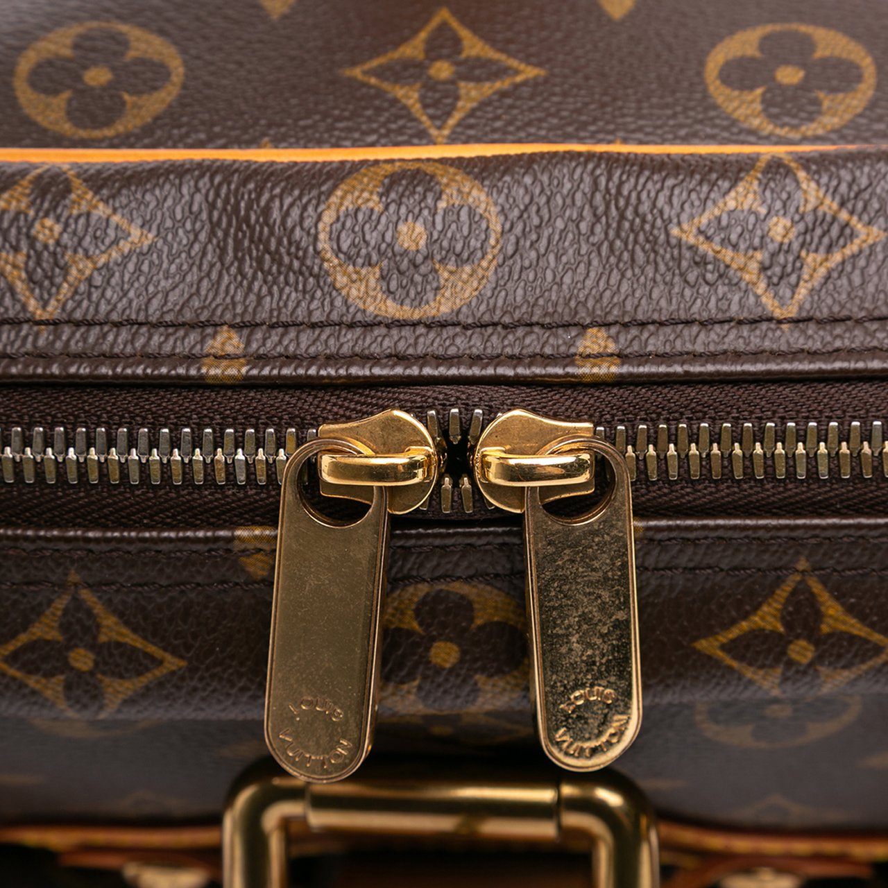 Louis Vuitton Monogram Manhattan GM Bruin