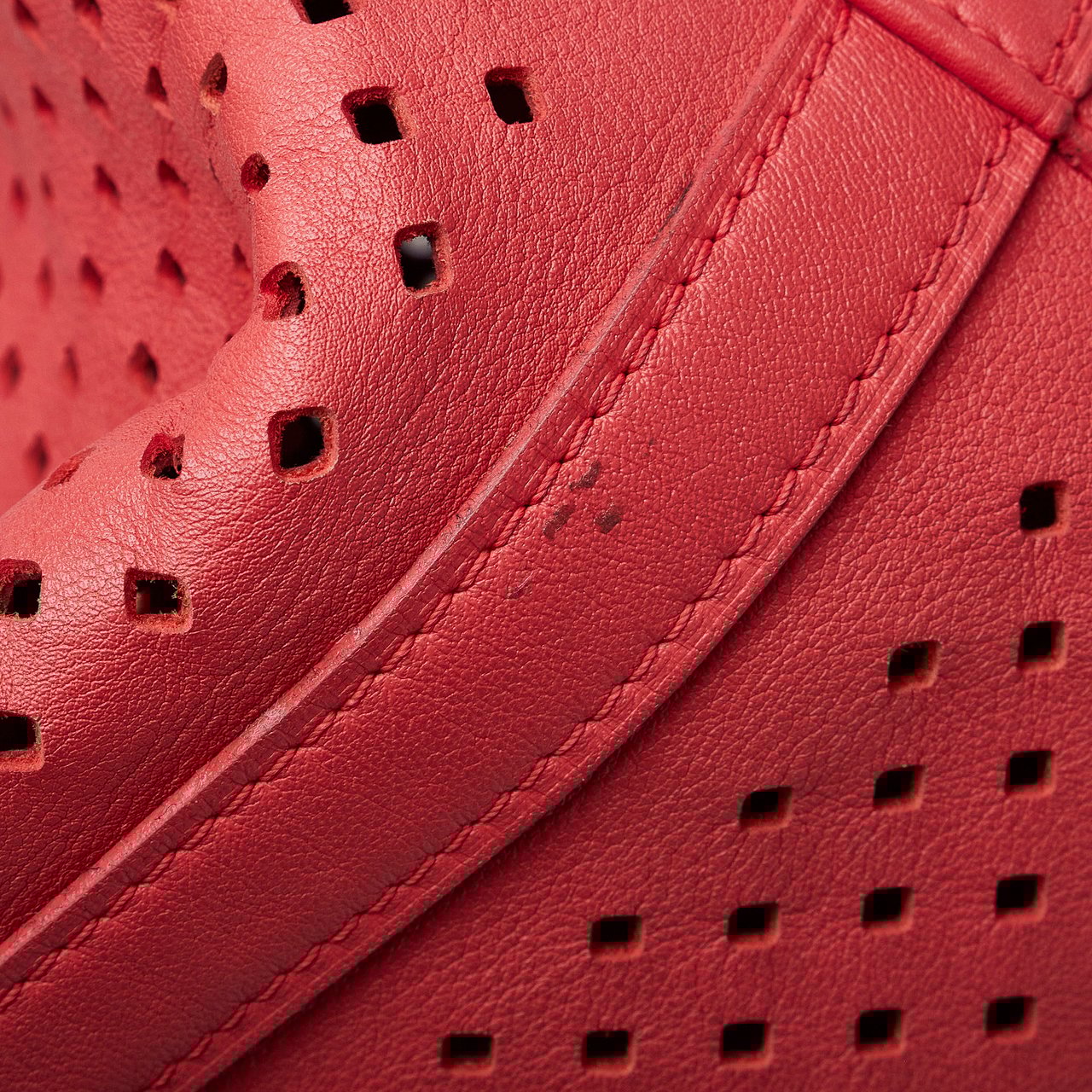 Louis Vuitton x Sofia Coppola Flore Perforated Noe Rood