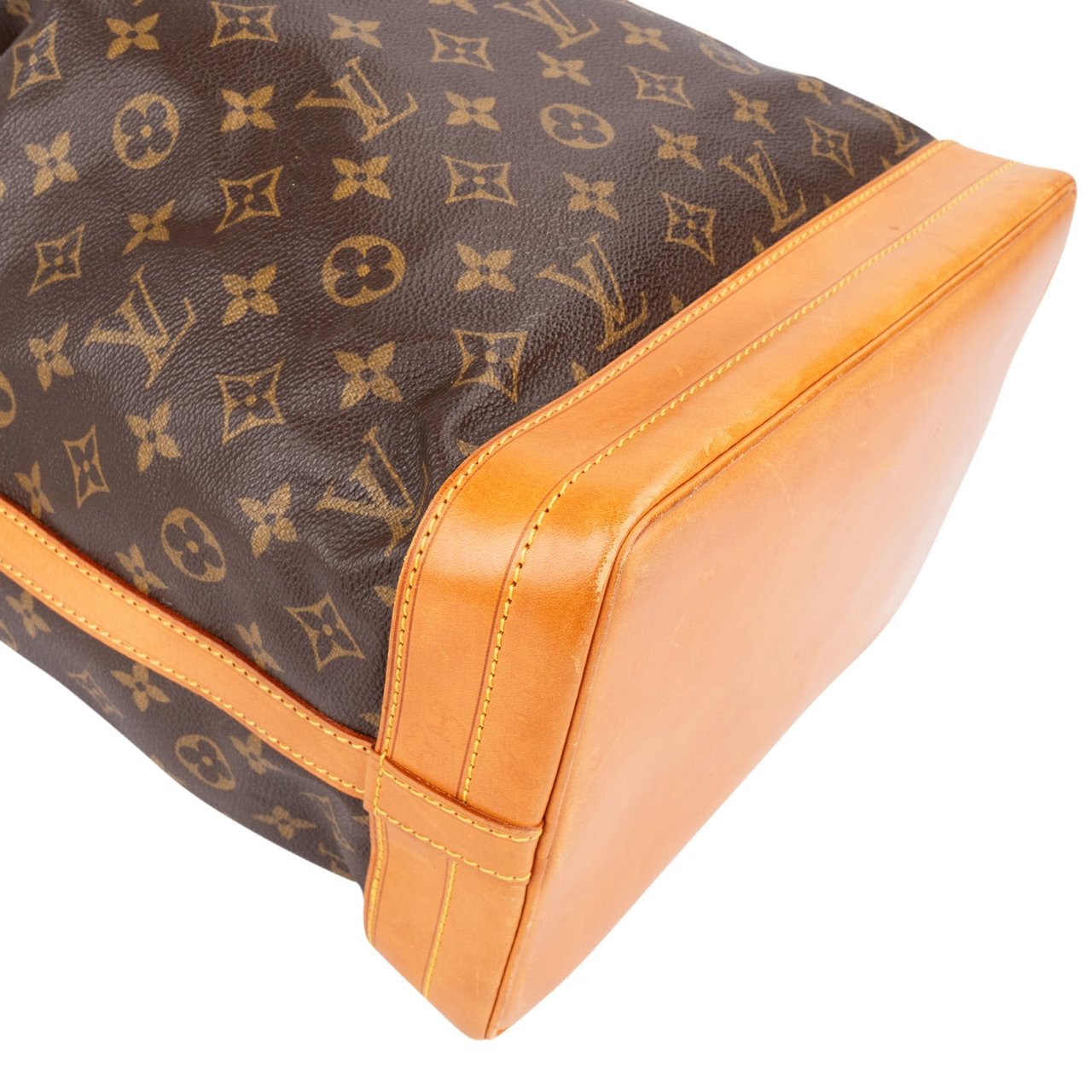 Louis Vuitton Louis Vuitton Monogram Canvas Sac Noé Grande Shoulder Bag Bruin