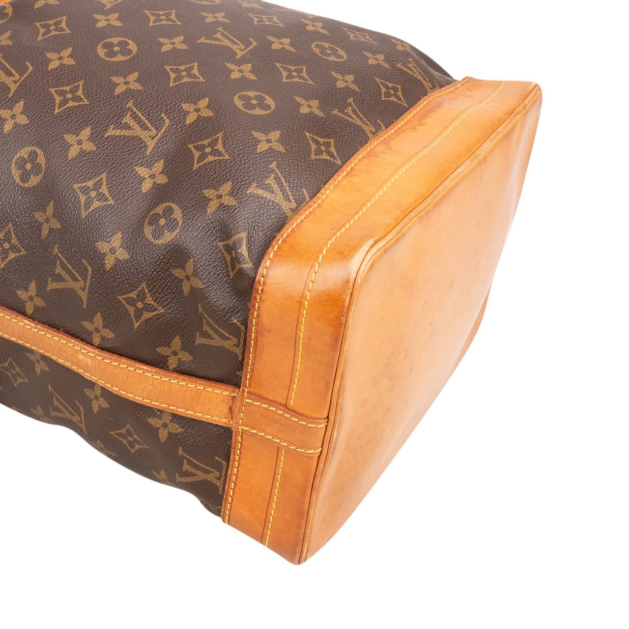 Louis Vuitton Monogram Canvas Sac Noé Grande Shoulder Bag Bruin