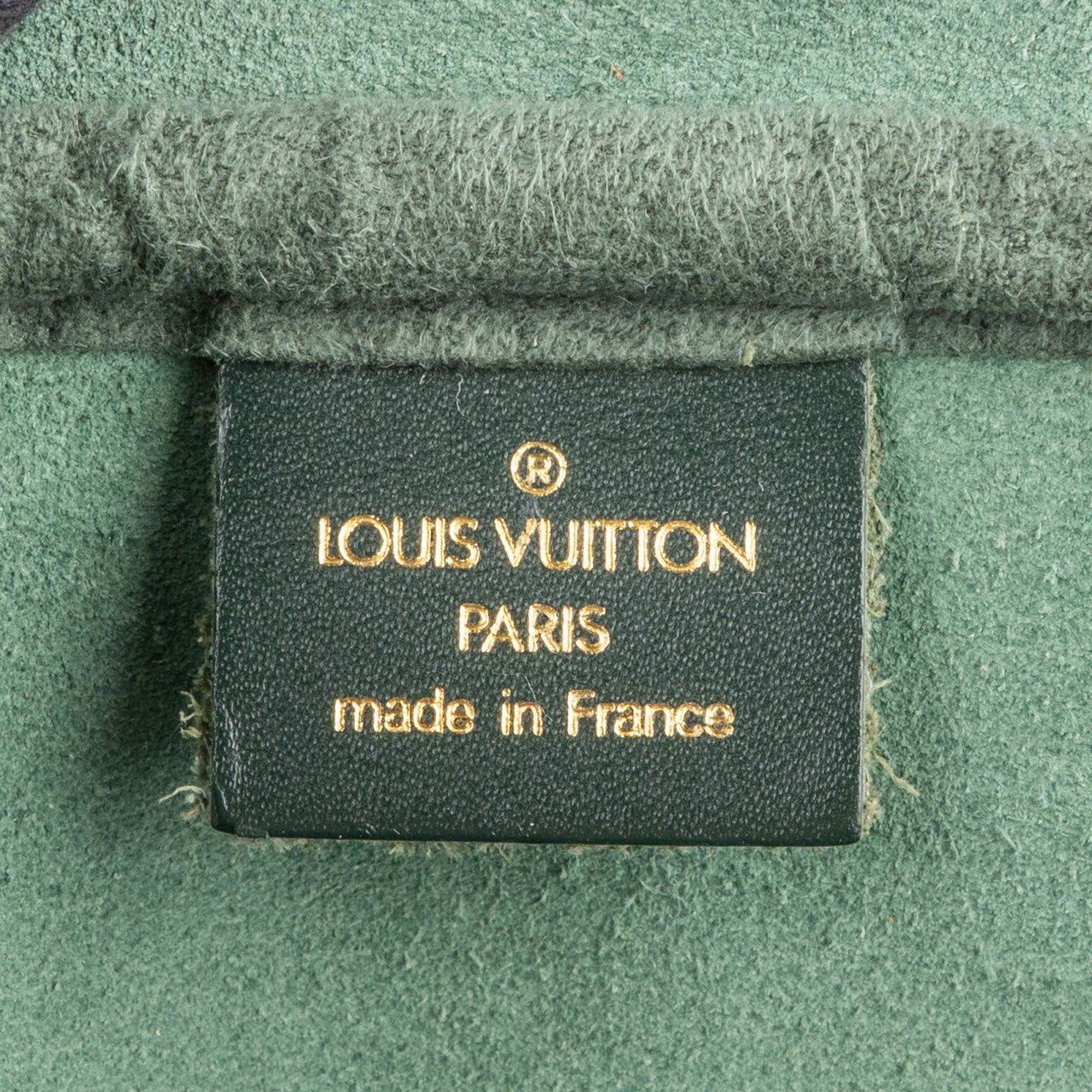 Louis Vuitton Louis Vuitton Green Taiga Leather Kendall 55 Bandoulière Travel Bag Groen