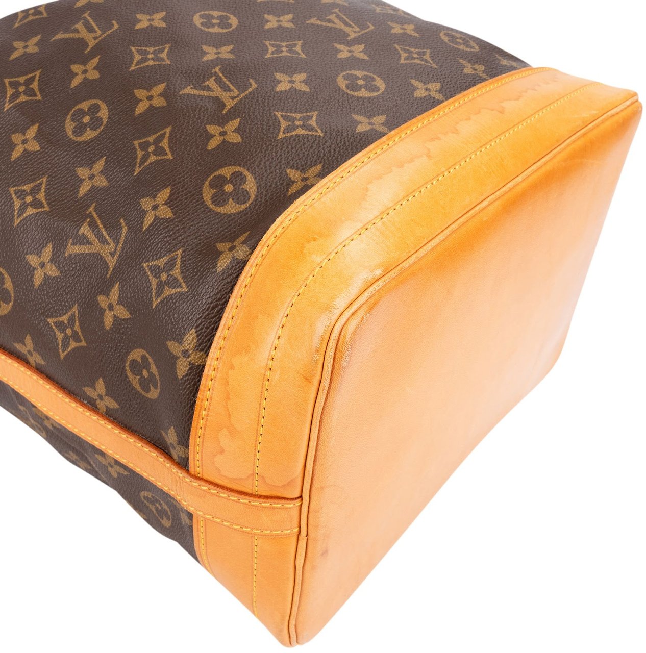 Louis Vuitton Monogram Canvas Sac Noé Grande Shoulder Bag Bruin