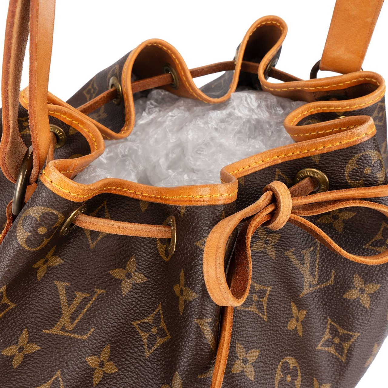 Louis Vuitton Monogram Canvas Sac Noé Grande Shoulder Bag Bruin