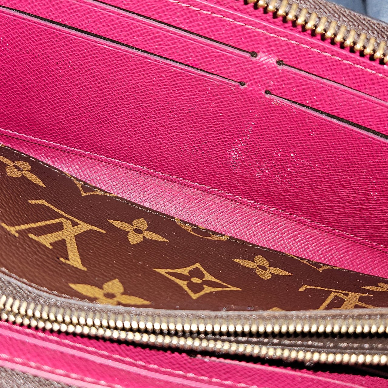 Louis Vuitton Louis Vuitton Monogram Canvas Clemence Zippy Wallet Bruin