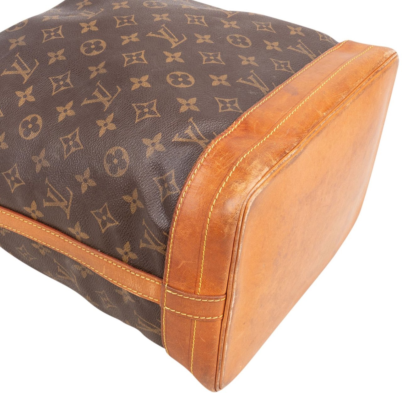 Louis Vuitton Louis Vuitton Monogram Canvas Sac Noé Grande Shoulder Bag Bruin